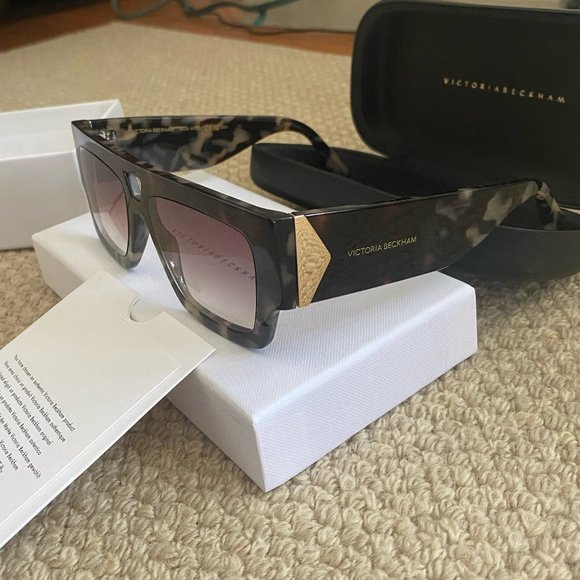 Victoria Beckham 55mm Square Sunglasses - Picture 8 of 16